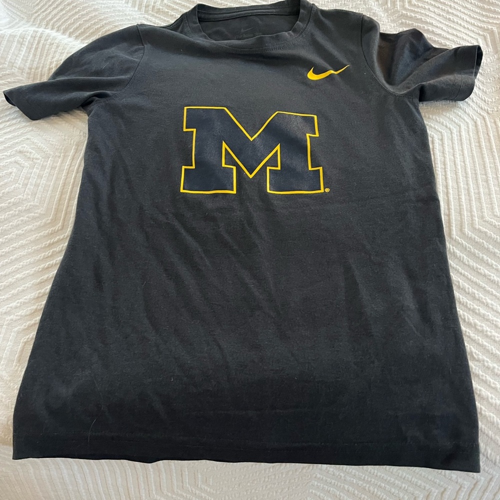 Boys Michigan Nike quick dry shirt